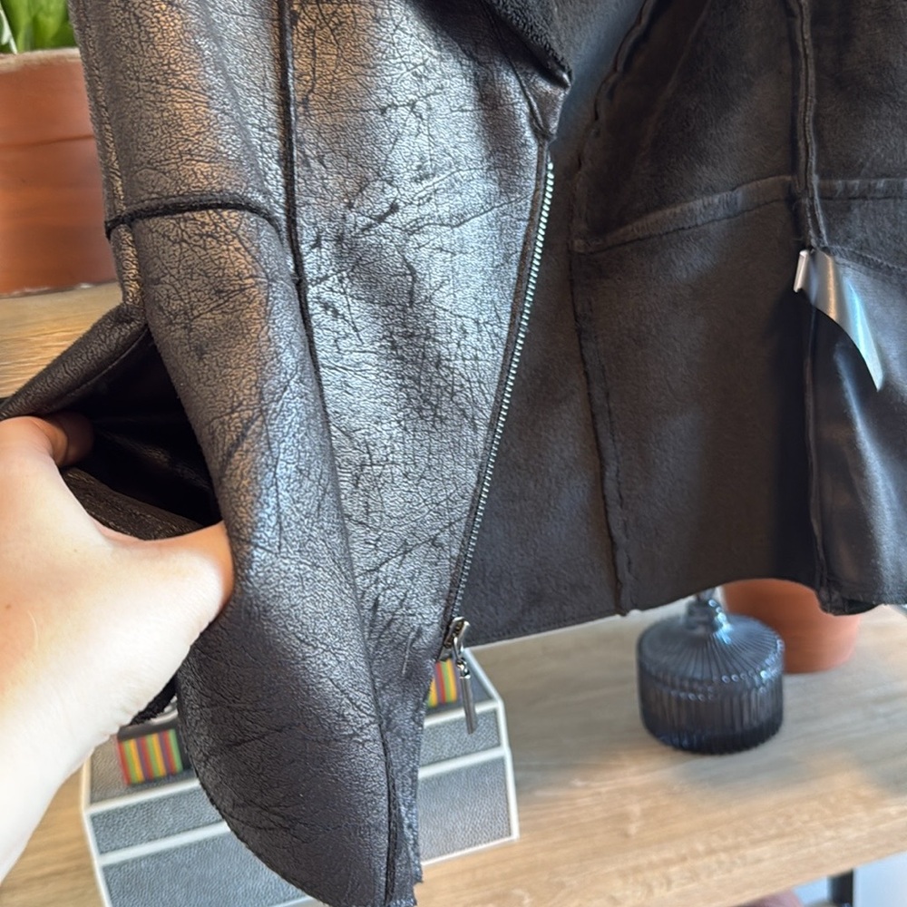 White House Black Market Asymmetrical Zip LS Shearling Moto Blazer Jacket, XXS - Picture 10 of 11